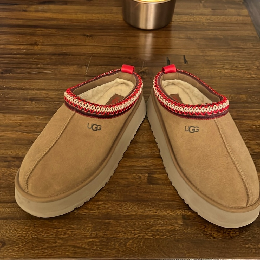 UGG Tasman slip on